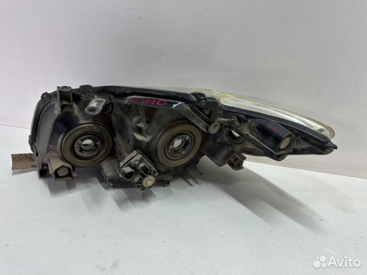 Фара передняя правая Toyota Corolla E150 2006-2009