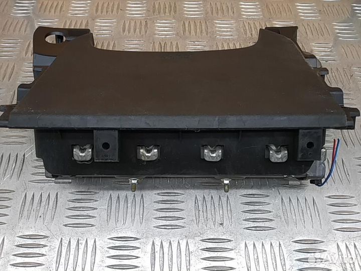 Подушка безопасности нижняя (для колен) Mitsubishi