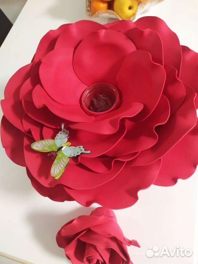 Роза на бокале