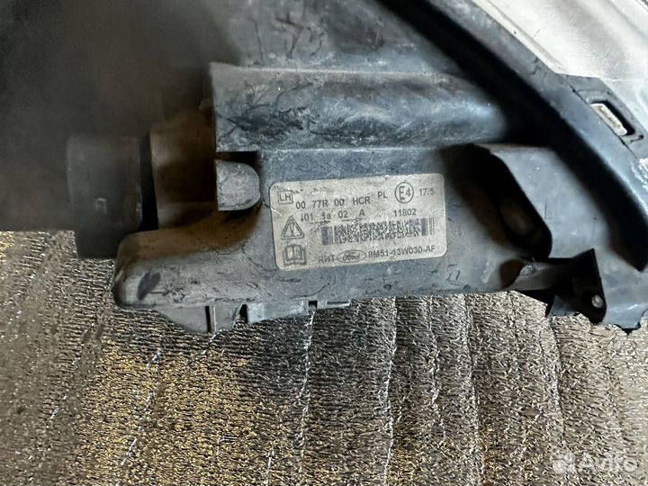 Фара Ford Kuga 08-11