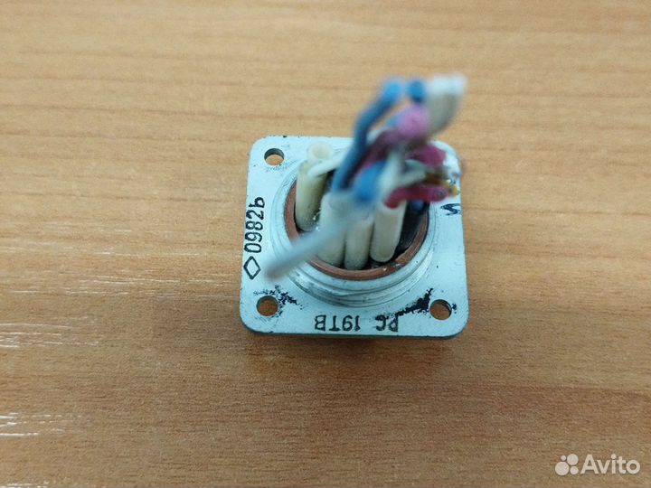 Розетка и вилка рс19атв