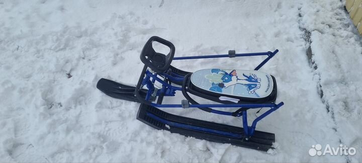 Детский снегокат с ручкой