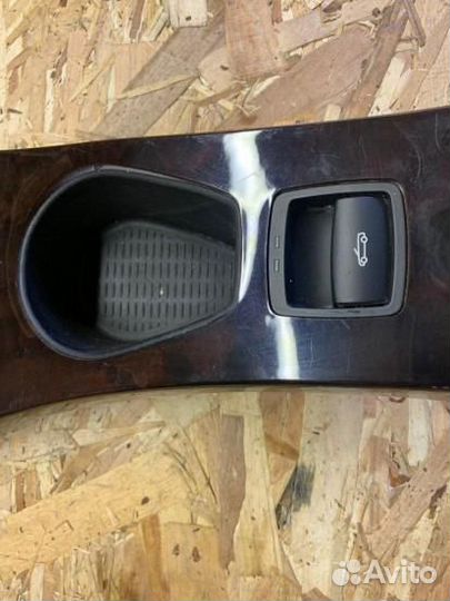 Рамка обрамление кулисы BMW 3 E90/E91/E92/E93 2007