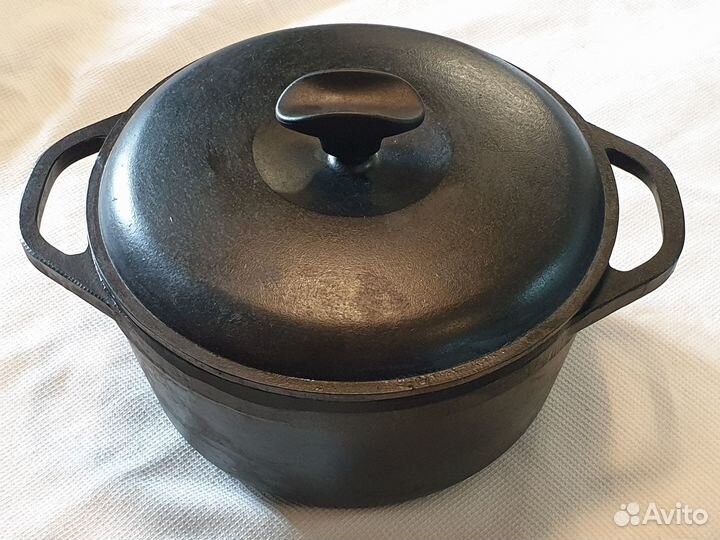Чугунная кастрюля на 3,5 литра с чугунной крышкой