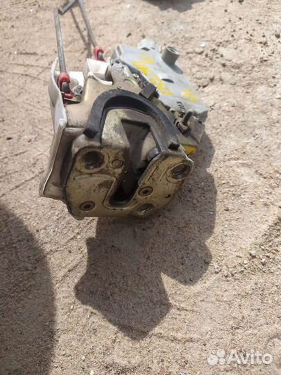 Замки дверей Ниссан Примера Р11