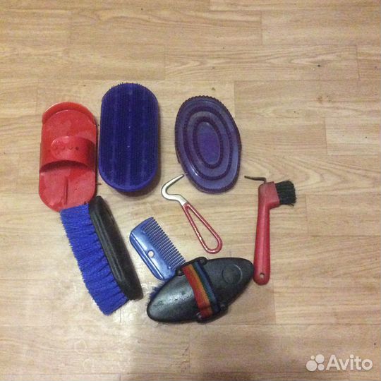 Конный Спорт. Щетки скребницы, Вальтрап