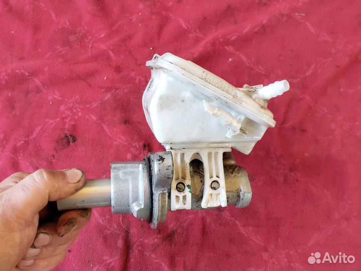 Главный тормозной цилиндр Пежо 308