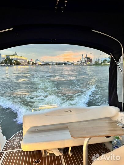 Аренда яхты катера в центре Москвы