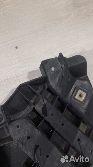 Пыльник переднего бампера передний Totyota Rav 4