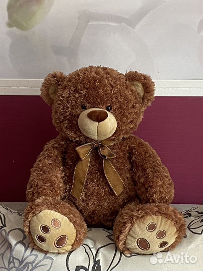 Большой плюшевый мишка