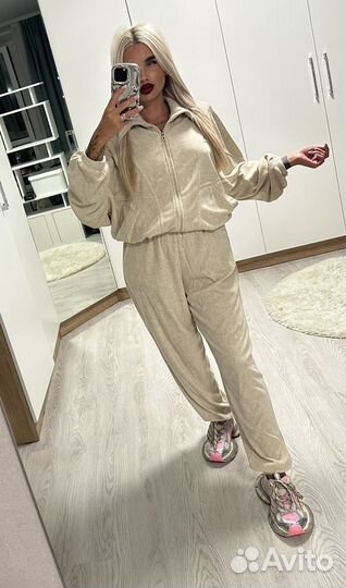 Спортивный костюм женский