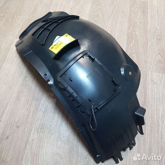 Подкрылок передний левый Opel Astra H