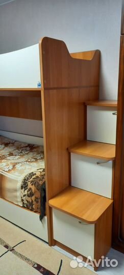 Двухярусная кровать