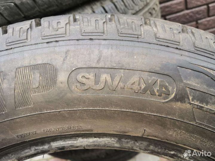 Goodyear EfficientGrip SUV 4x4 235/60 R16 120M
