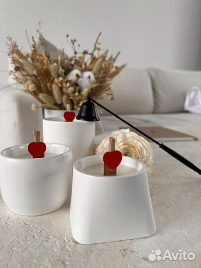 Ароматическая свеча в гипсовом подсвечнике