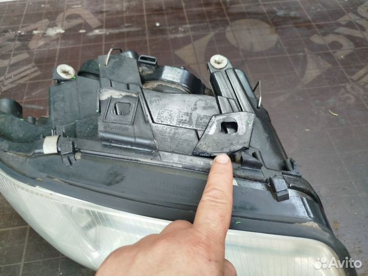 Фара передняя правая Audi A6 C5 ALF 2.4 2001