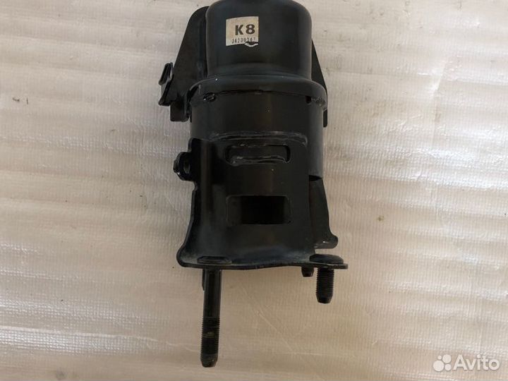 Подушка двигателя задняя Toyota Camry V70/V75