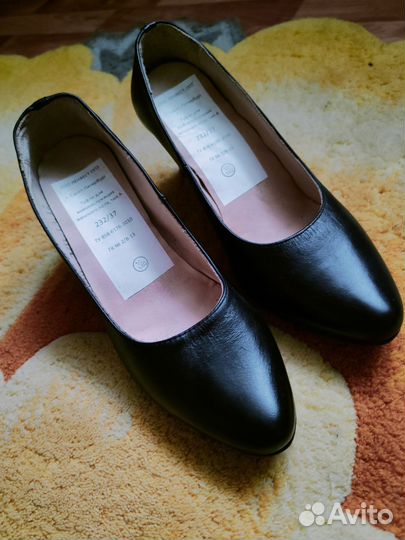Туфли женские лодочки кожаные 37 размер