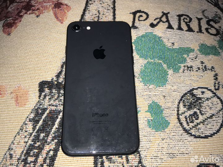 Телефон iPhone 8 64 gb