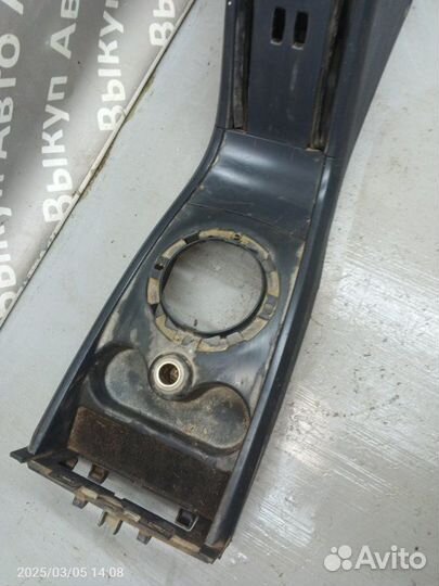 Бардачок между сиденьями Renault Megane K4M 2008