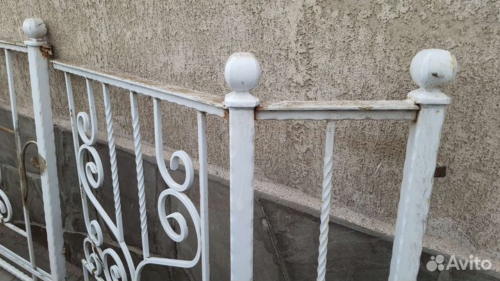 Металлические перила для балкона