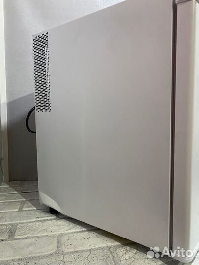 Холодильник компактный Gastrorag BC-42B белый