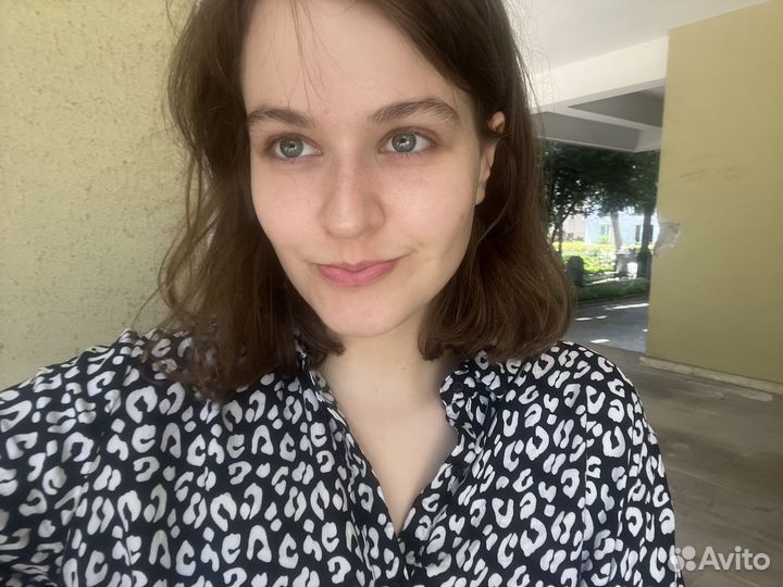 Администратор в салоне, отеле