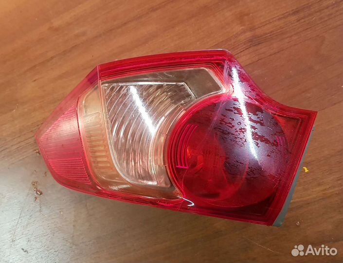 Фонарь задний правый Хонда Акорд 8. есть трещина