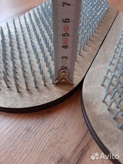 Садху, доски с гвоздями для практик, гвоздестояние