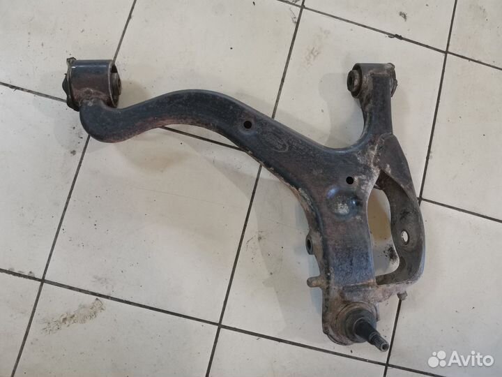 Рычаг передний левый нижний Discovery 3