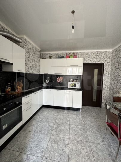 2-к. квартира, 69 м², 10/12 эт.