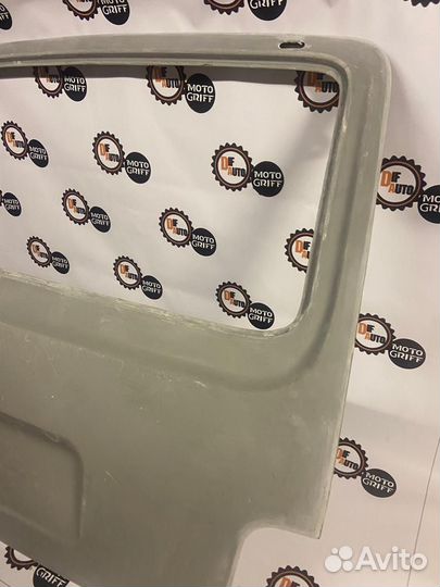 Стеклопластиковая крышка багажника нива