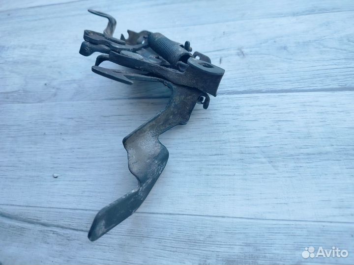 Замок капота Nissan Almera, G15 (2012—2018) 2014