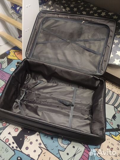 Чемодан на колесах большой