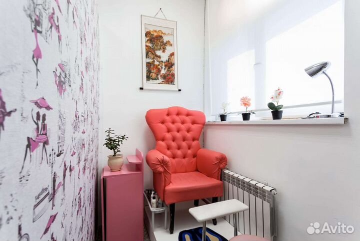 Мастер маникюра и педикюра, колорист