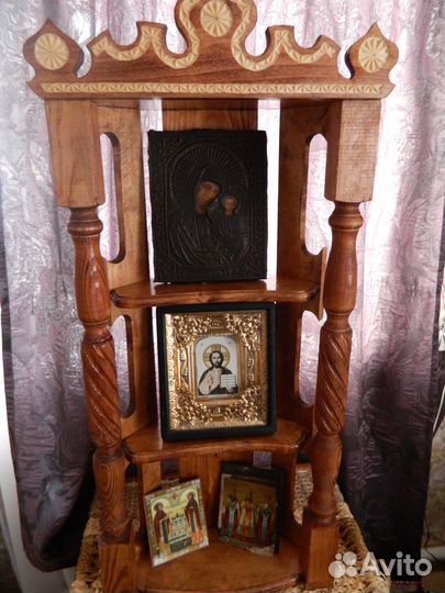 Большой угловой домашний иконостас