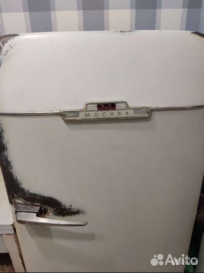 Холодильник раритет ЗИЛ, работает