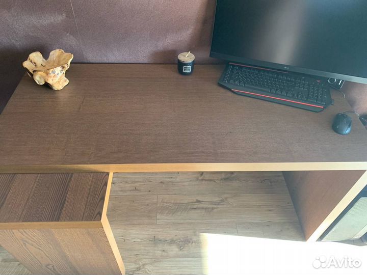 Письменный стол IKEA