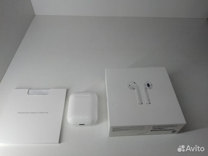 Беспроводные наушники apple airpods 2 White