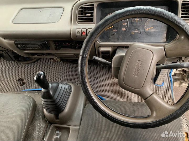 Nissan Diesel Condor, 1995