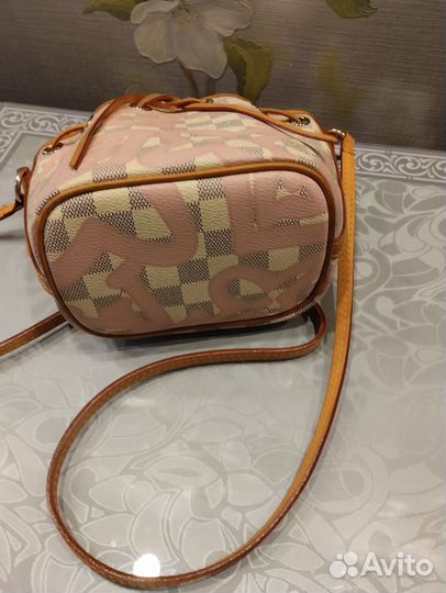 Сумка Louis Vuitton azur Nano noe