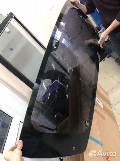 Заднее стекло Kia Sorento 1