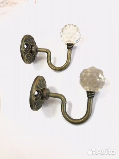 Крючки-держатели для подхватов штор