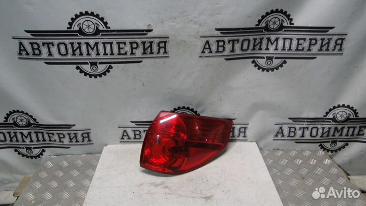 Фoнарь задний правый Tоyоtа Siеnnа 2 2007 3.5