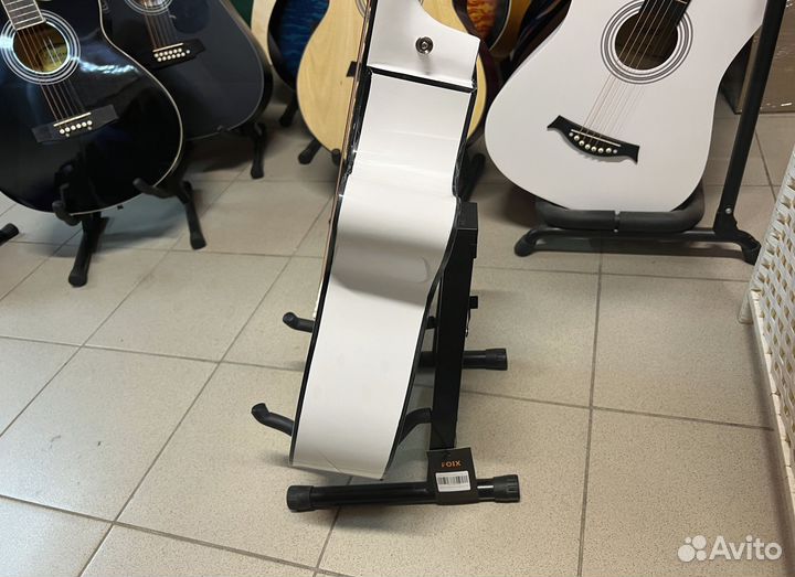 Гитара для обучения с комплектом