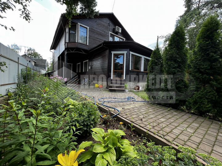 Дом 163 м² на участке 6,6 сот.