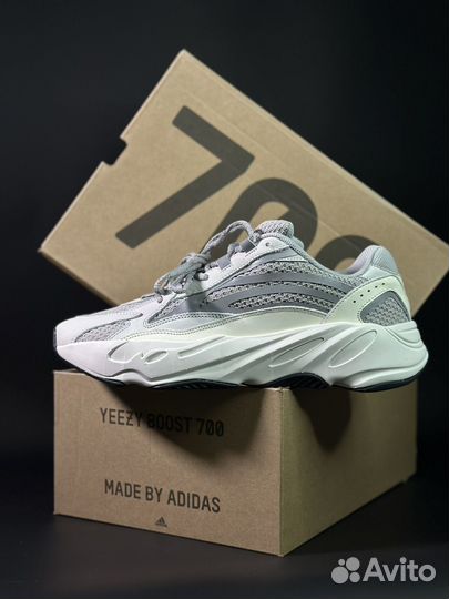 Кроссовки Adidas Yeezy Boost 700 v2 Static