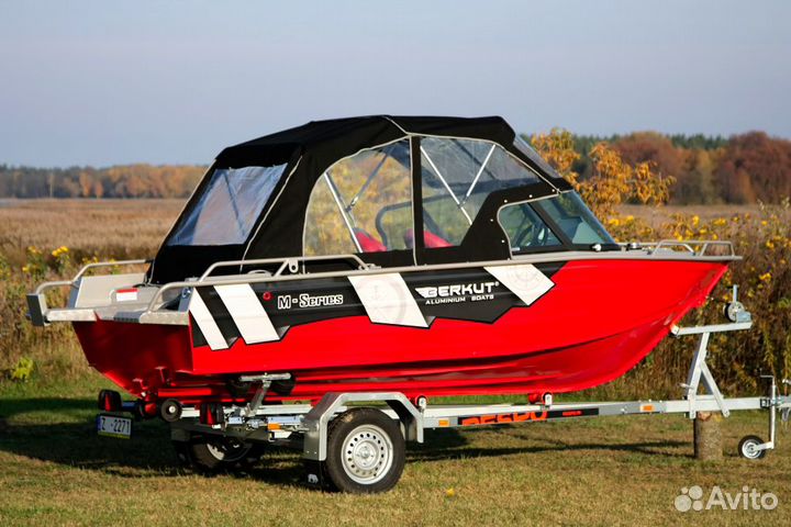 Лодка bercut M-Jaket