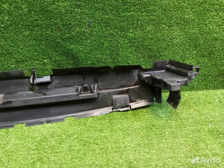 Воздуховод радиатора передний Toyota Rav4