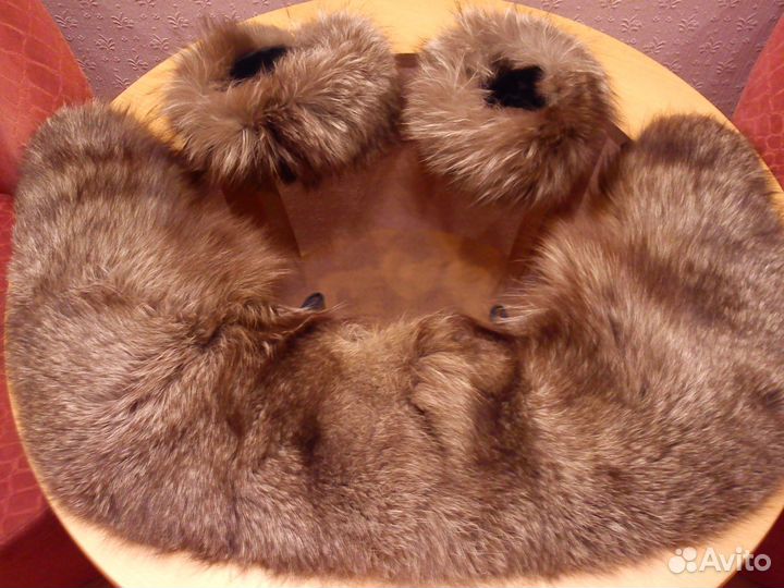 Воротник и манжеты из песца